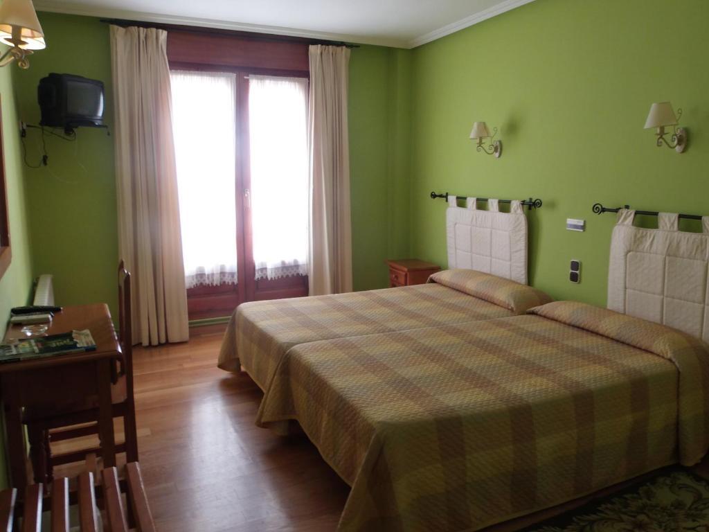 טורדסיאס Hostal-Restaurante San Antolin מראה חיצוני תמונה