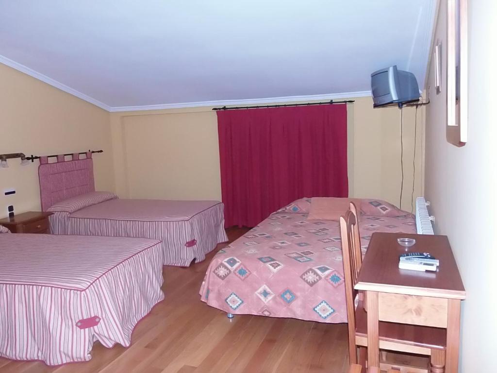 טורדסיאס Hostal-Restaurante San Antolin מראה חיצוני תמונה