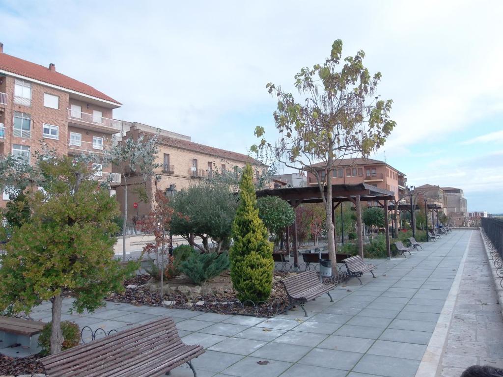 טורדסיאס Hostal-Restaurante San Antolin מראה חיצוני תמונה